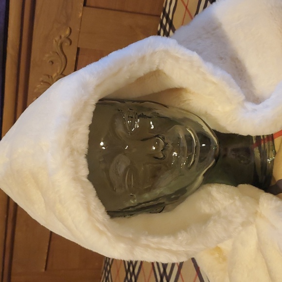 Infinite Faux Fur scarf with hood. - Picture 6 of 11